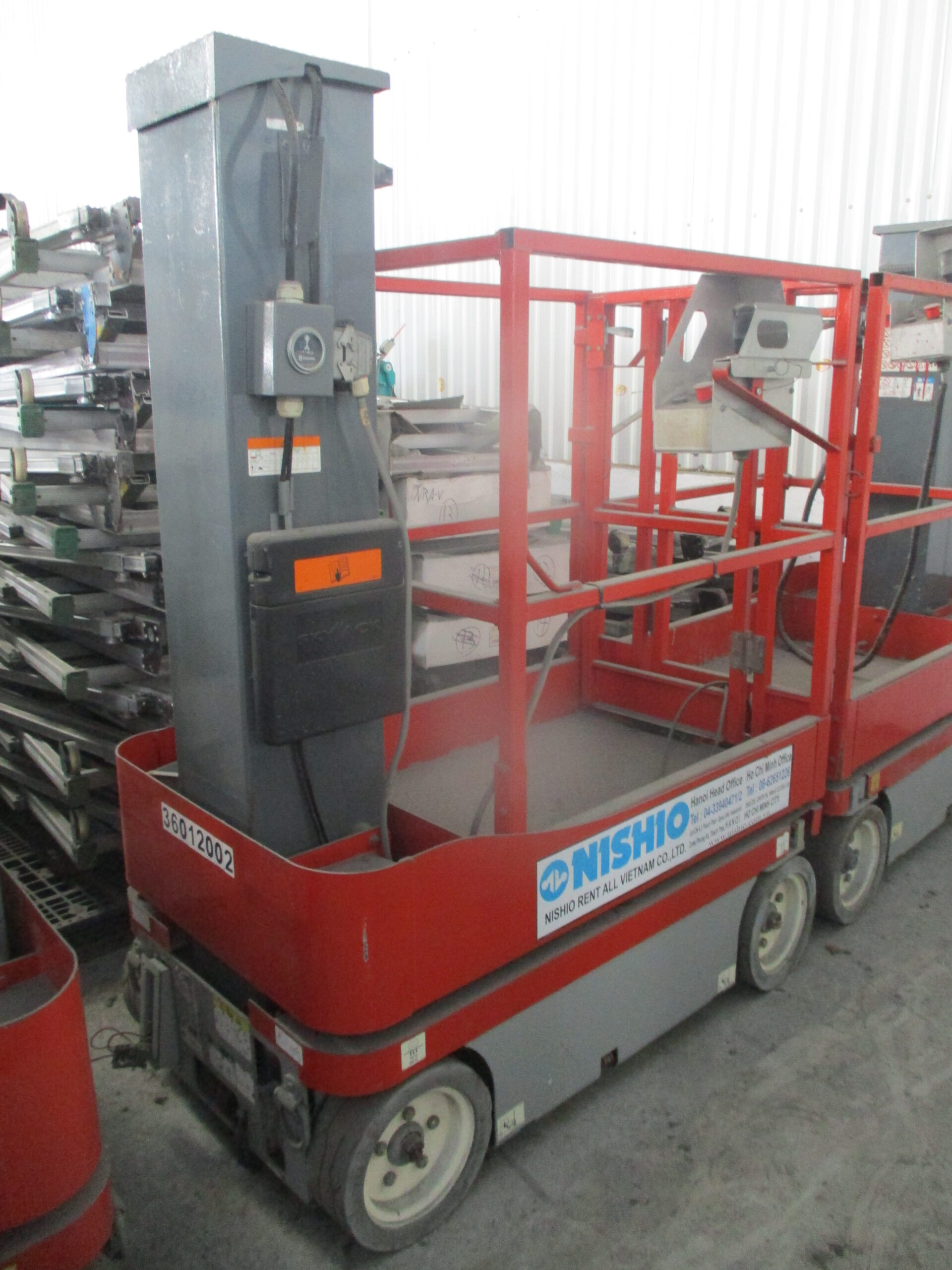 Xe nâng người phương thẳng Skyjack (Điện)