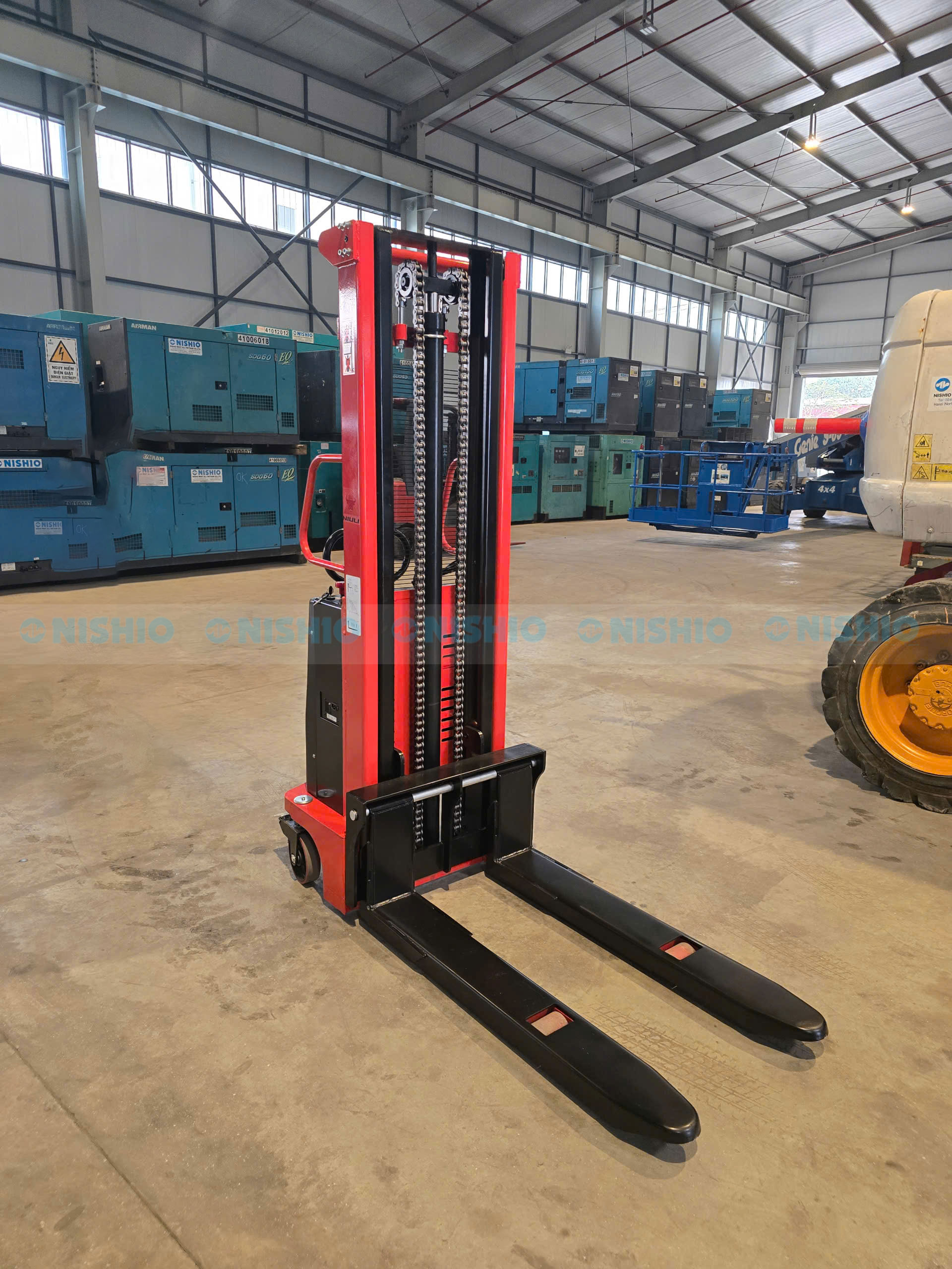 NISHIO Semi-electric Stackers