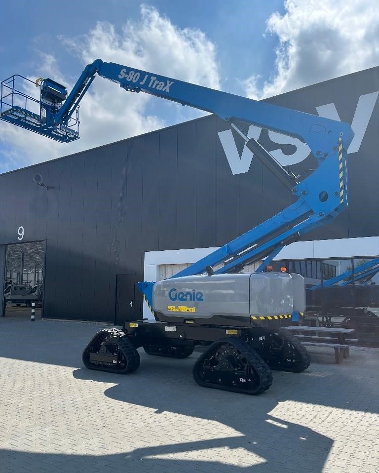 Xe Nâng Người Boom Lift Cần Thẳng 26.56m S-80J TraX