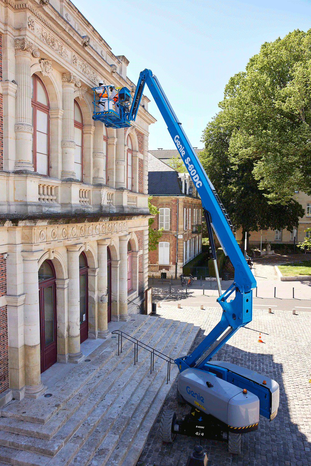 Telescopic Boom Lift (Electric)