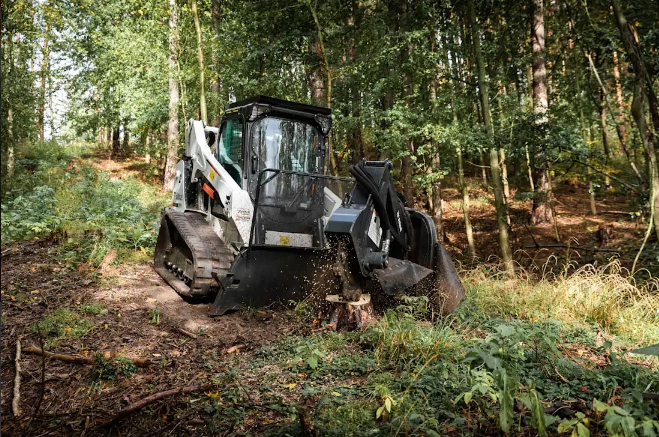 Xe Xúc Lật Bánh Xích T590 (990 kg)