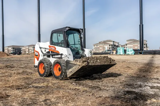 Skid-Steer Loader S450 (608 kg)