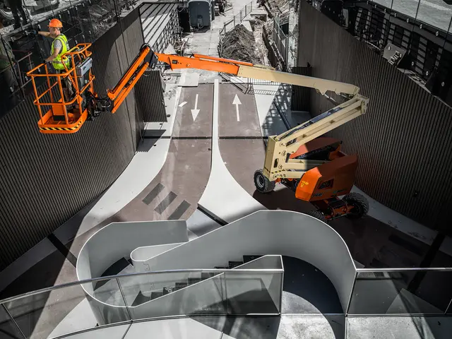 Xe Nâng Người Boom Lift Cần Gập 18m EC520AJ