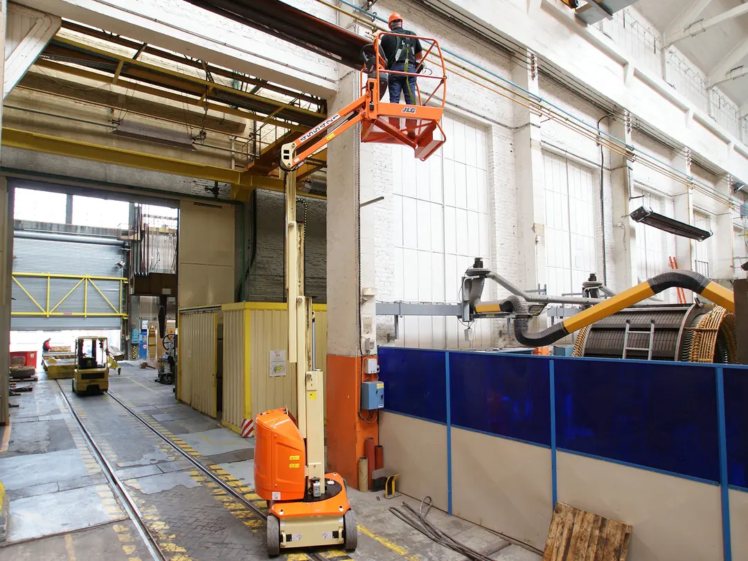 Xe Nâng Người Trục Đứng Cần Xoay 8.2m T8E