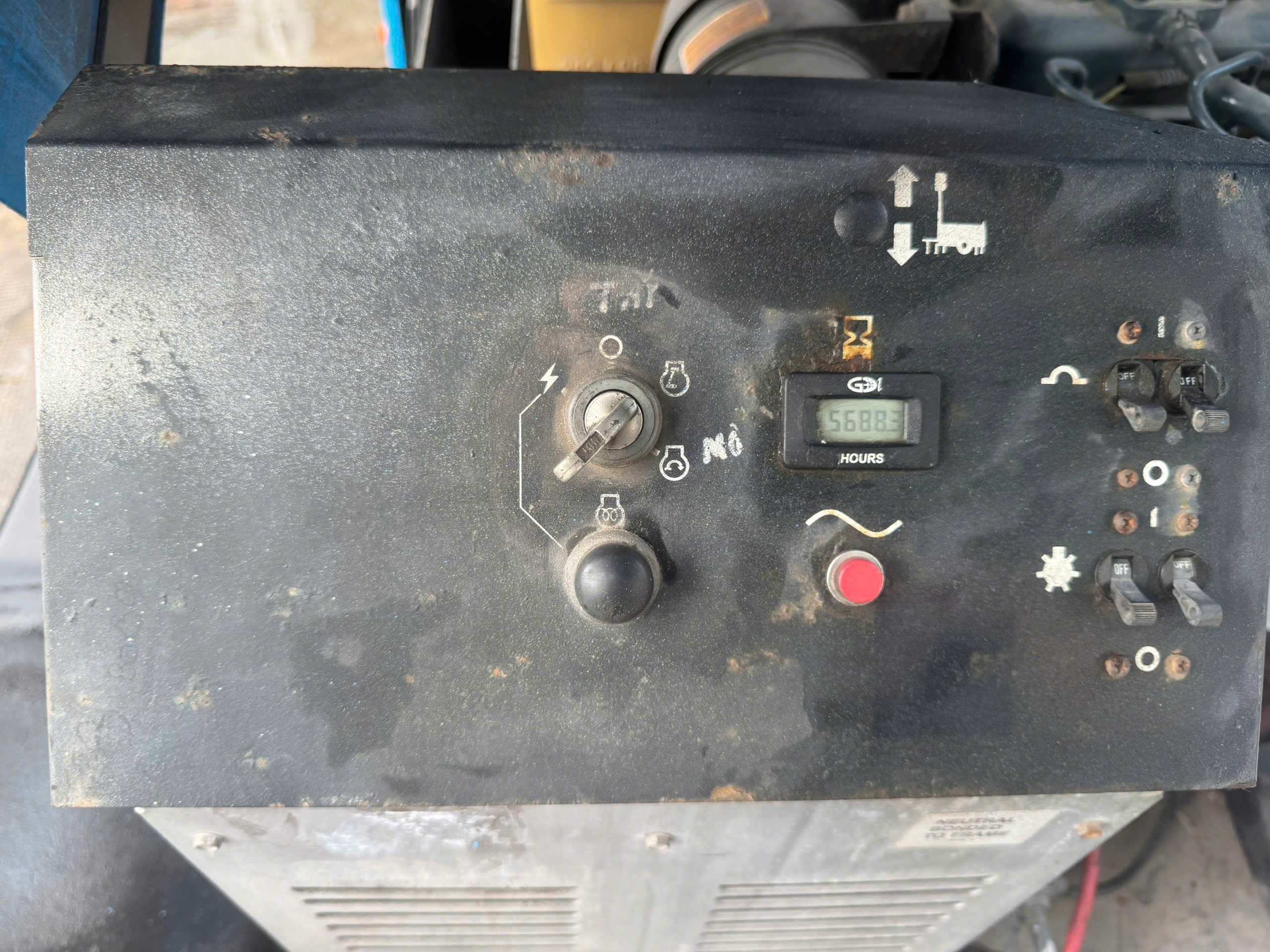 THÁP ĐÈN CHIẾU SÁNG CŨ GENIE RL4