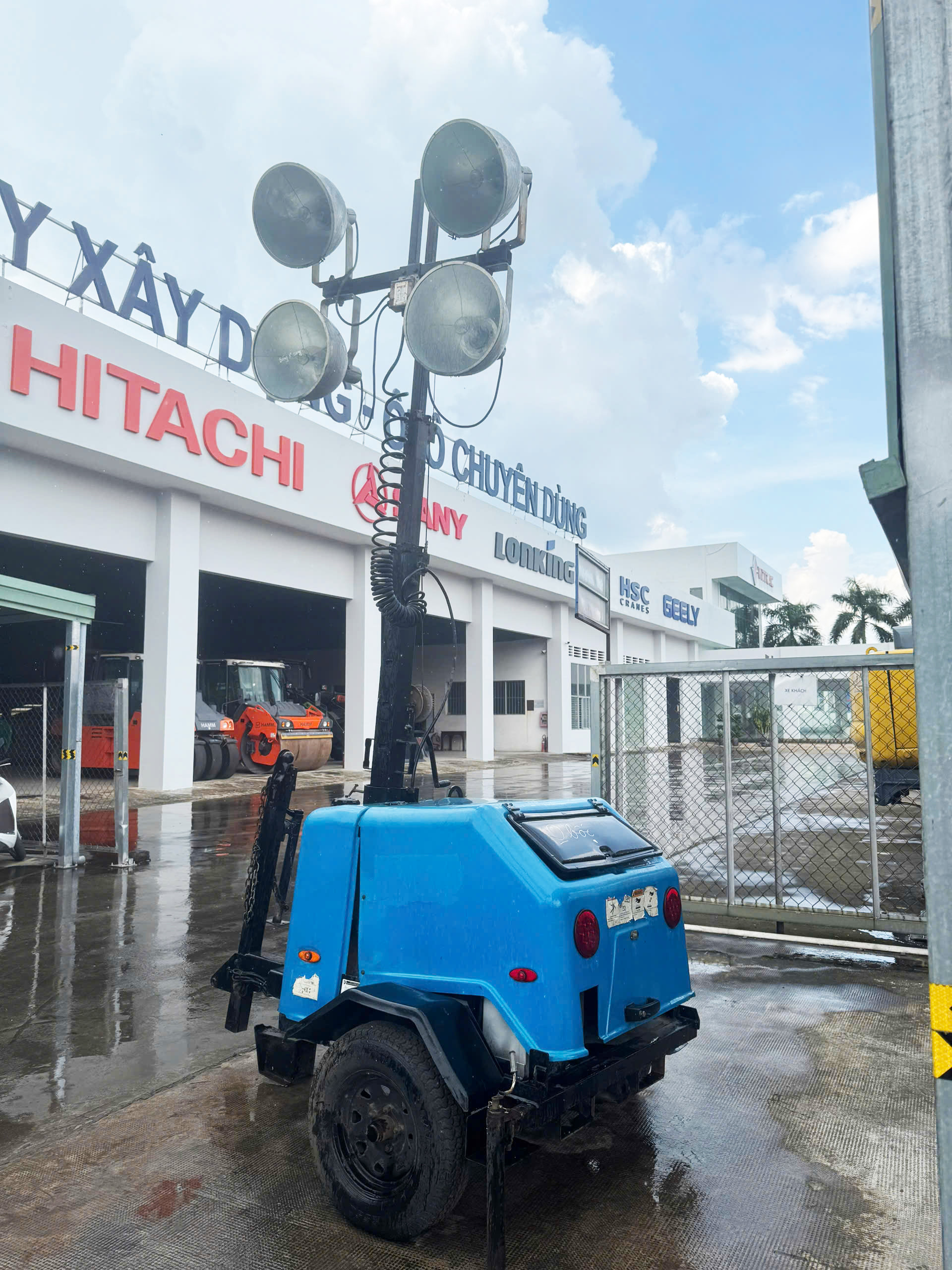 THÁP ĐÈN CHIẾU SÁNG CŨ GENIE RL4