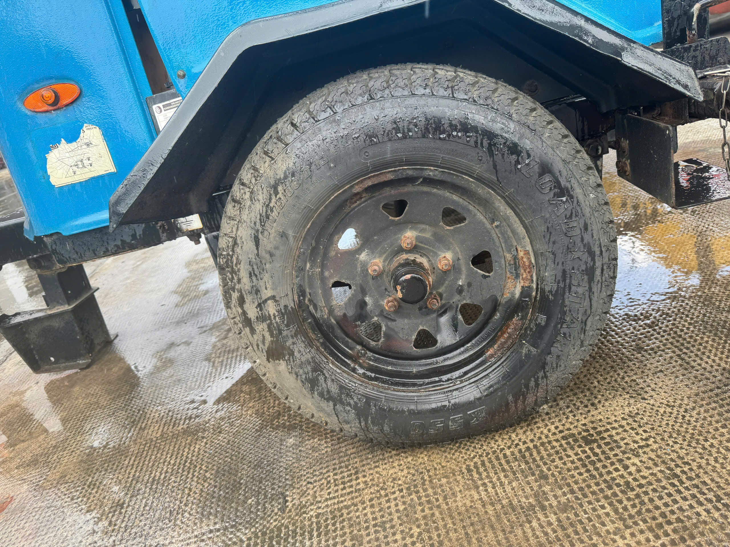 THÁP ĐÈN CHIẾU SÁNG CŨ GENIE RL4