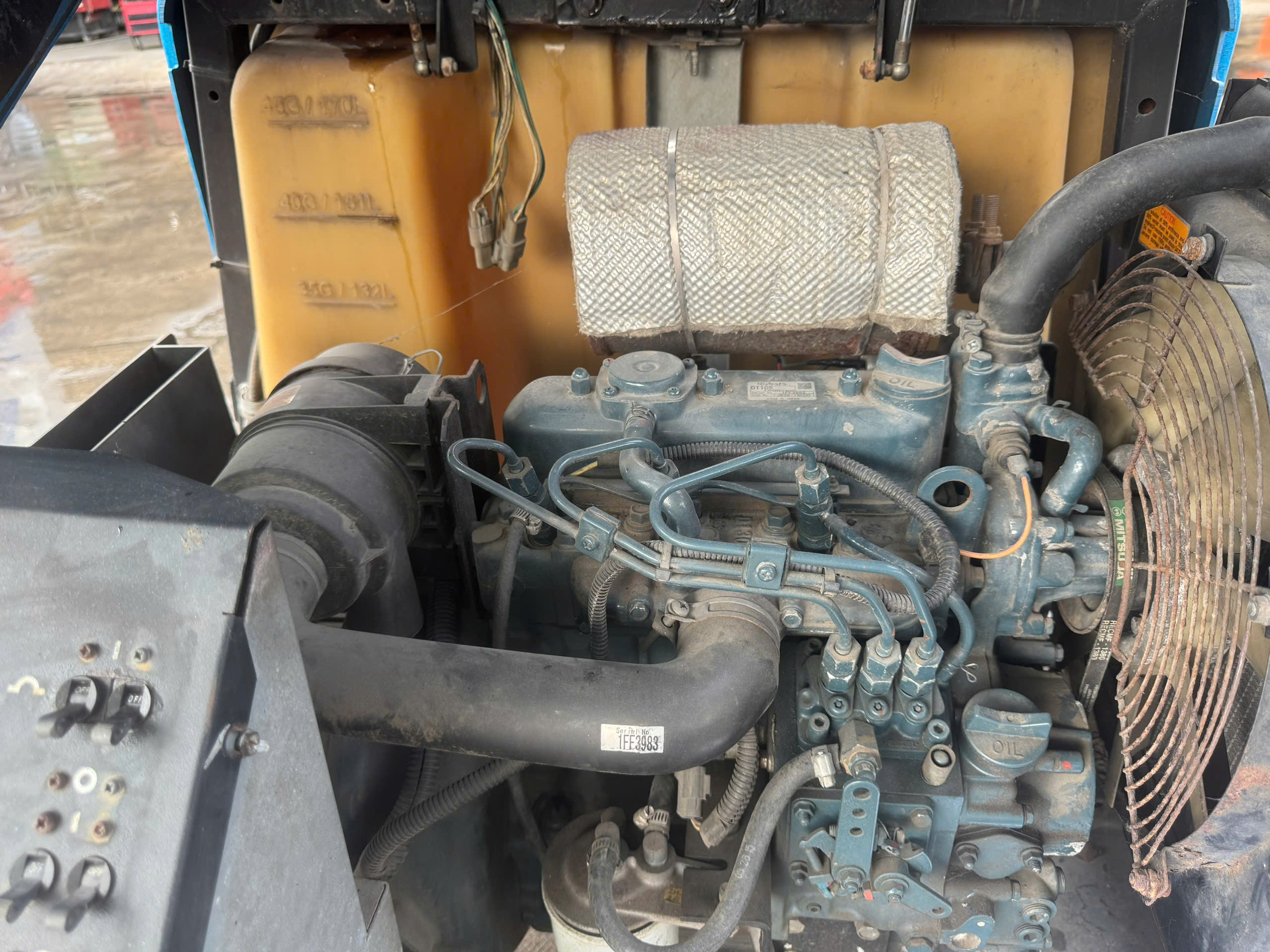 THÁP ĐÈN CHIẾU SÁNG CŨ GENIE RL4