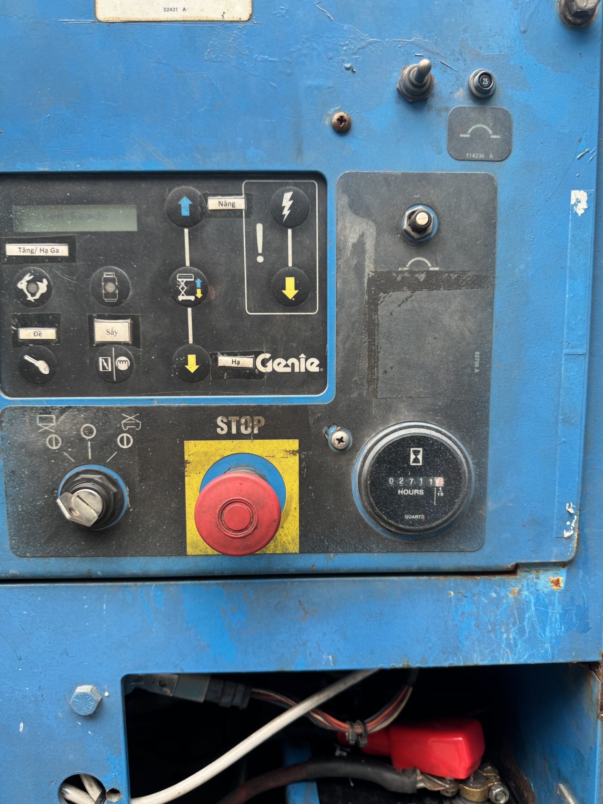 XE NÂNG NGƯỜI CẮT KÉO CŨ 18M GENIE GS5390