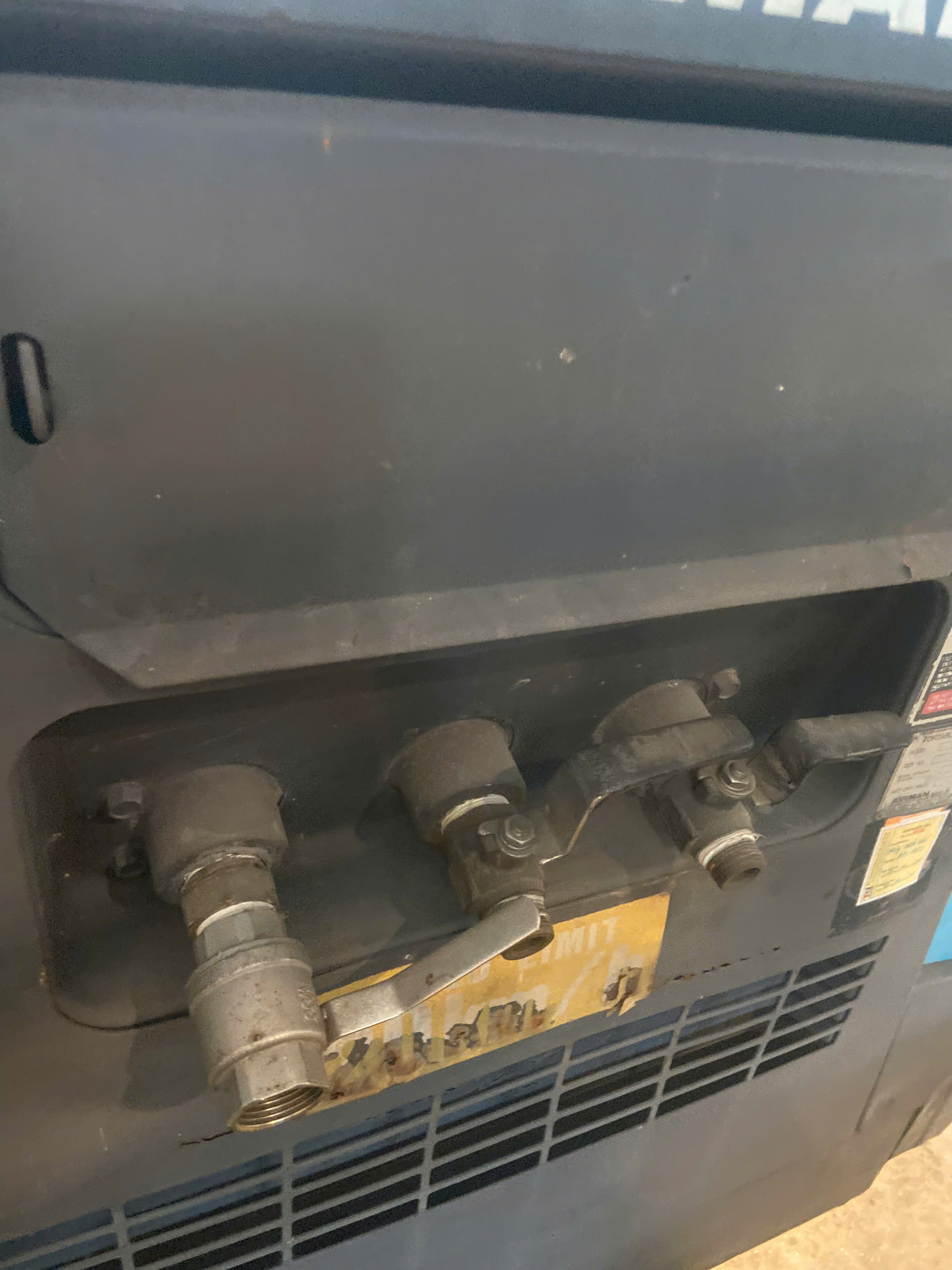 MÁY NÉN KHÍ DI ĐỘNG CŨ AIRMAN PDS185S