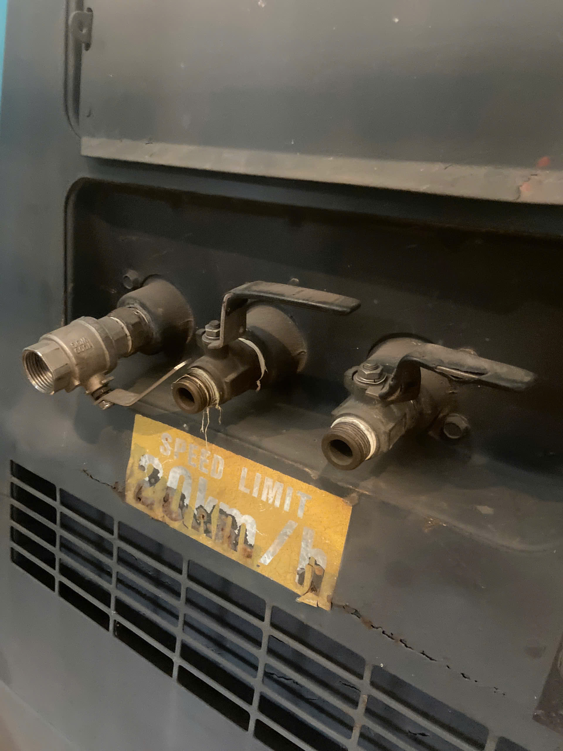 MÁY NÉN KHÍ DI ĐỘNG CŨ AIRMAN PDS185S