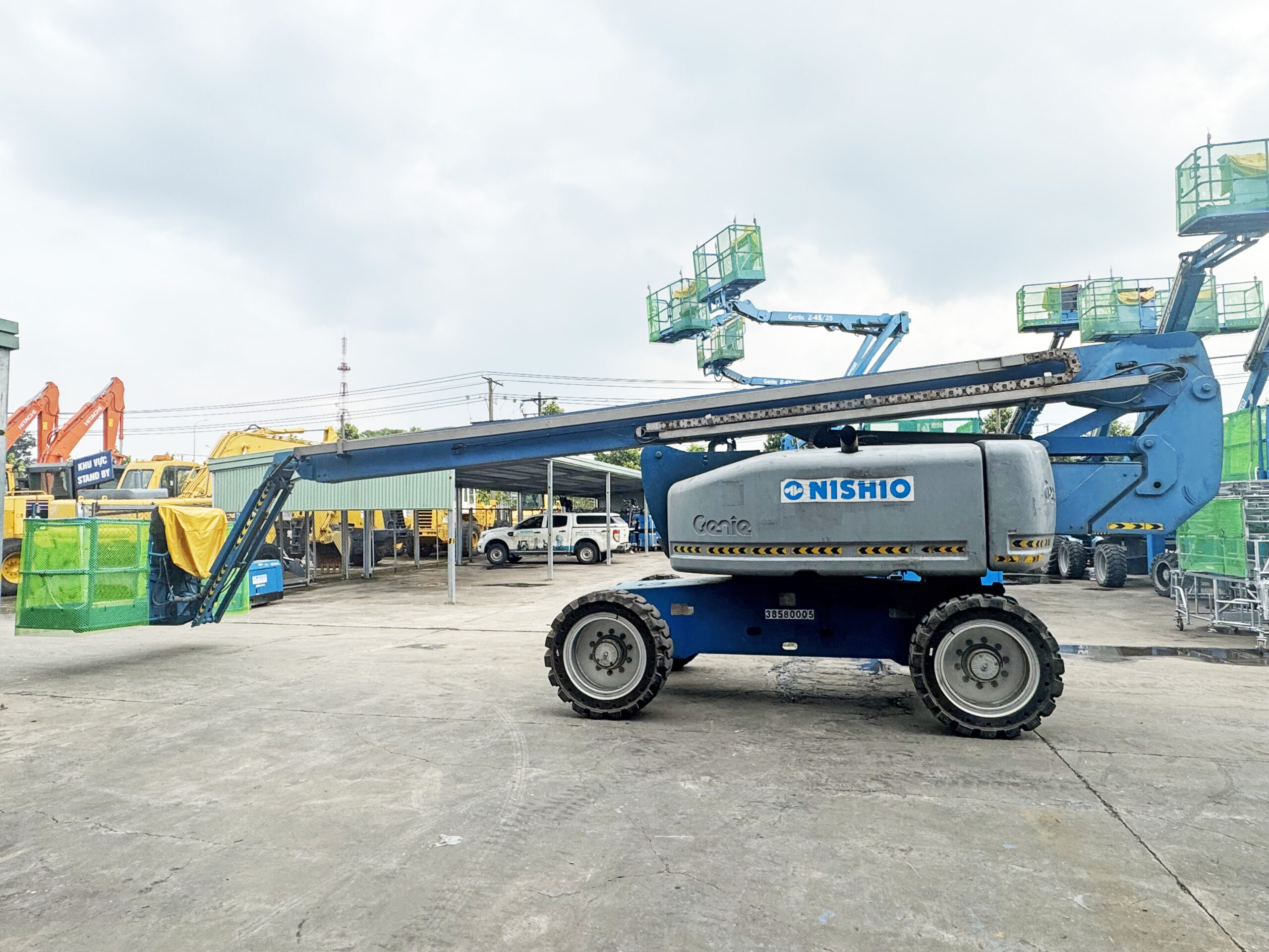 XE NÂNG NGƯỜI CẦN GẬP CŨ GENIE Z80/60