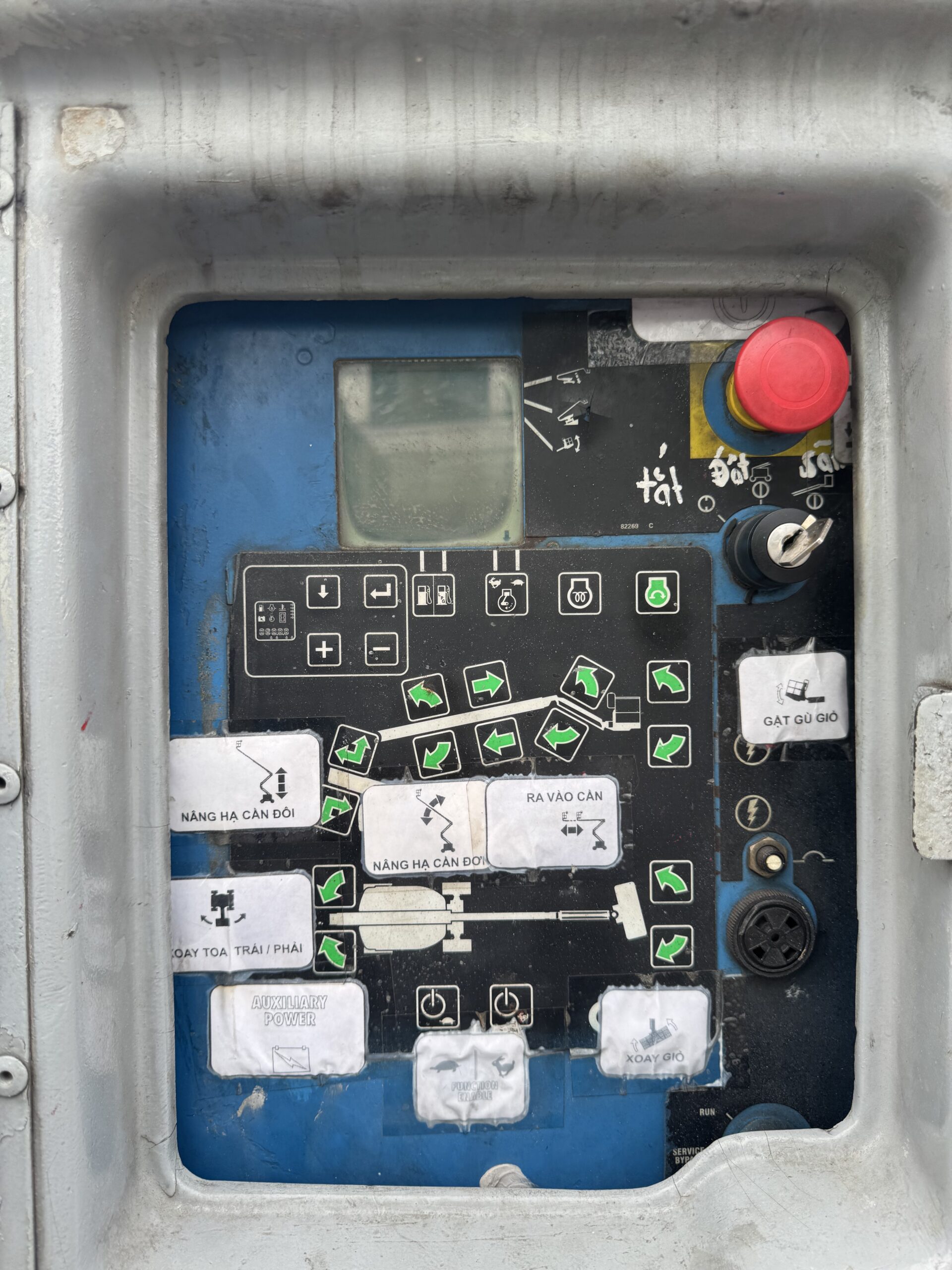 XE NÂNG NGƯỜI CẦN GẬP CŨ GENIE Z80/60