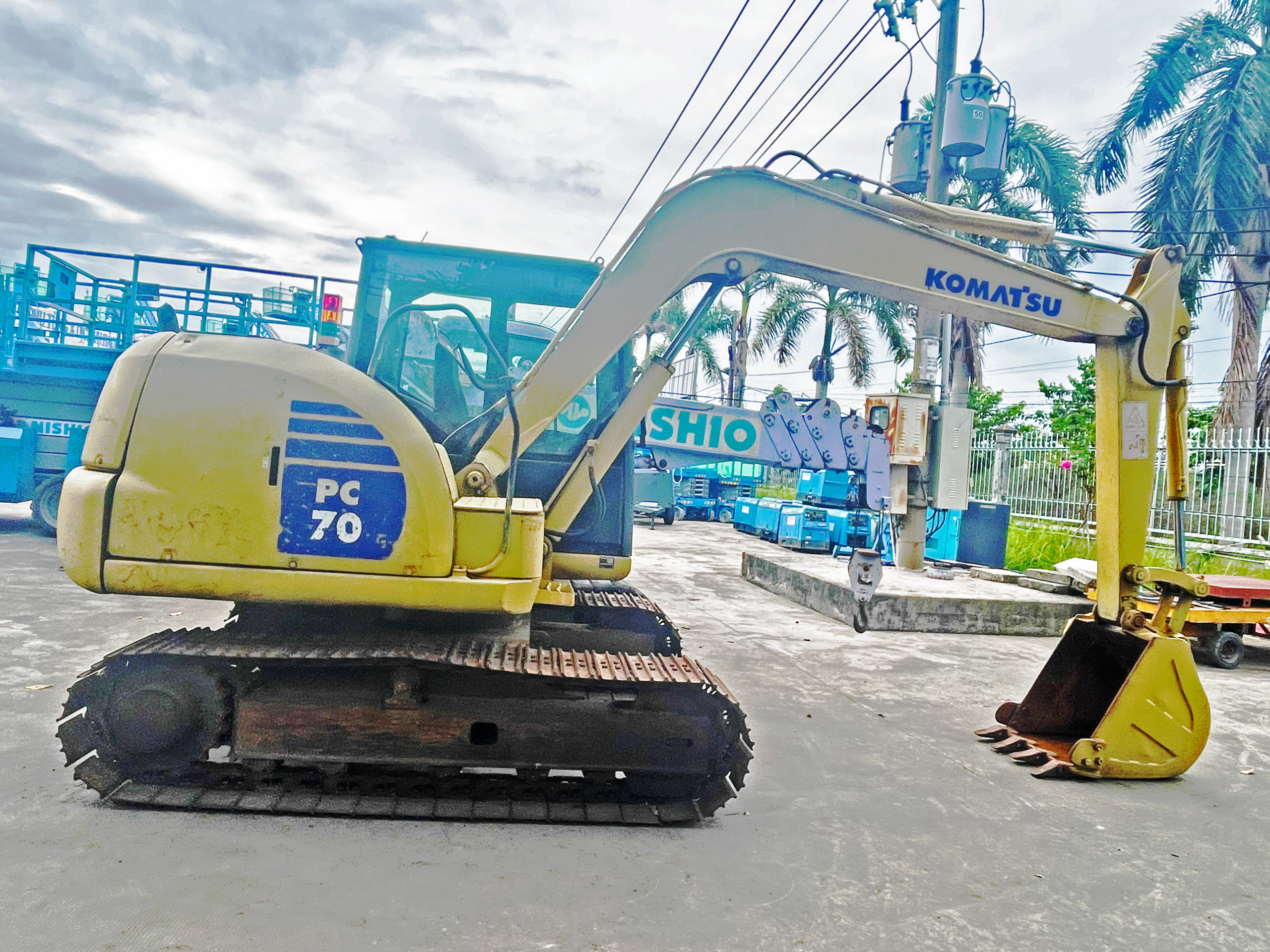 MÁY XÚC ĐÀO BÁNH XÍCH CŨ KOMATSU PC70