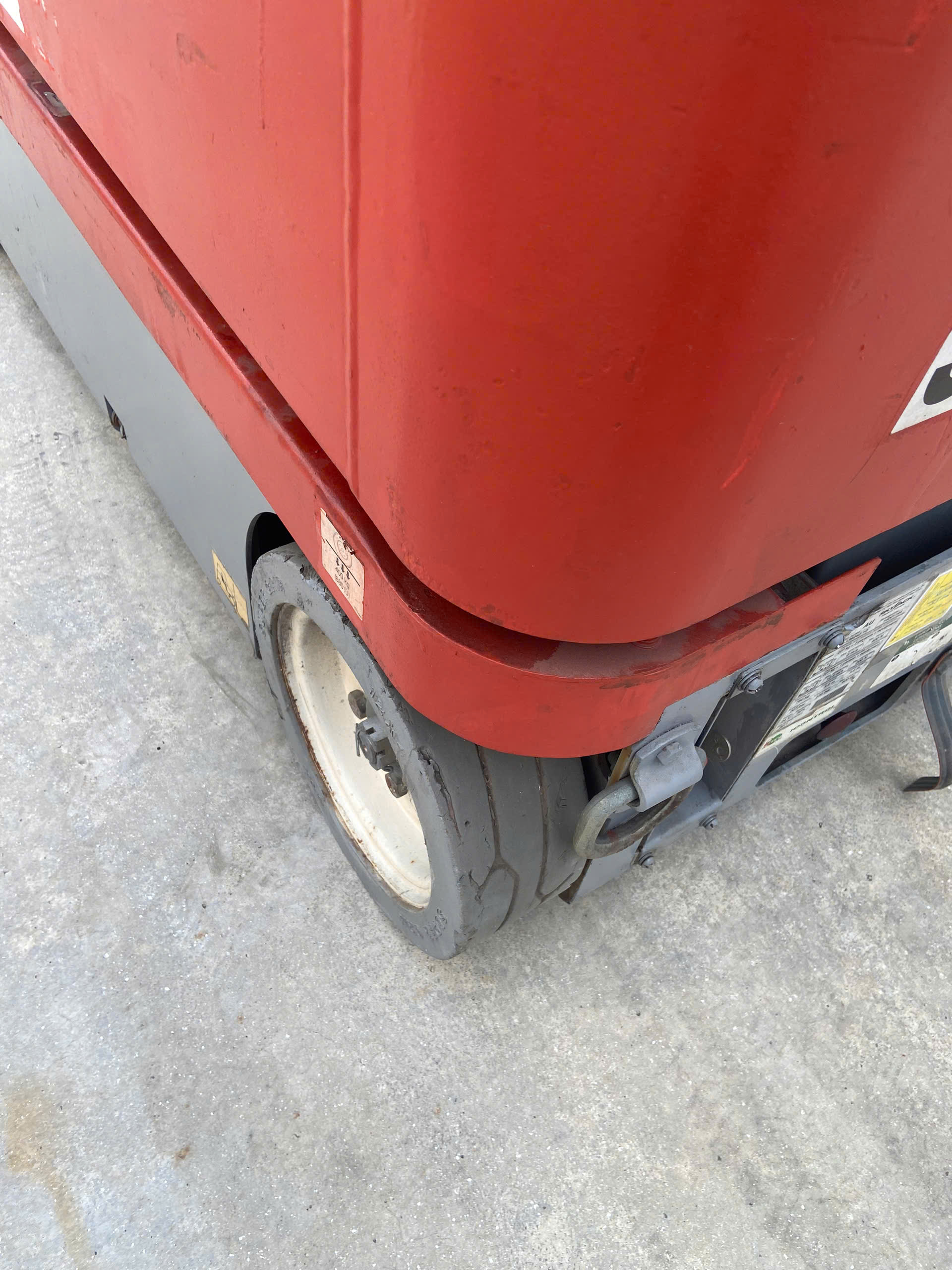 XE NÂNG NGƯỜI TRỤC ĐỨNG CŨ 5,5M SKYJACK SJ12