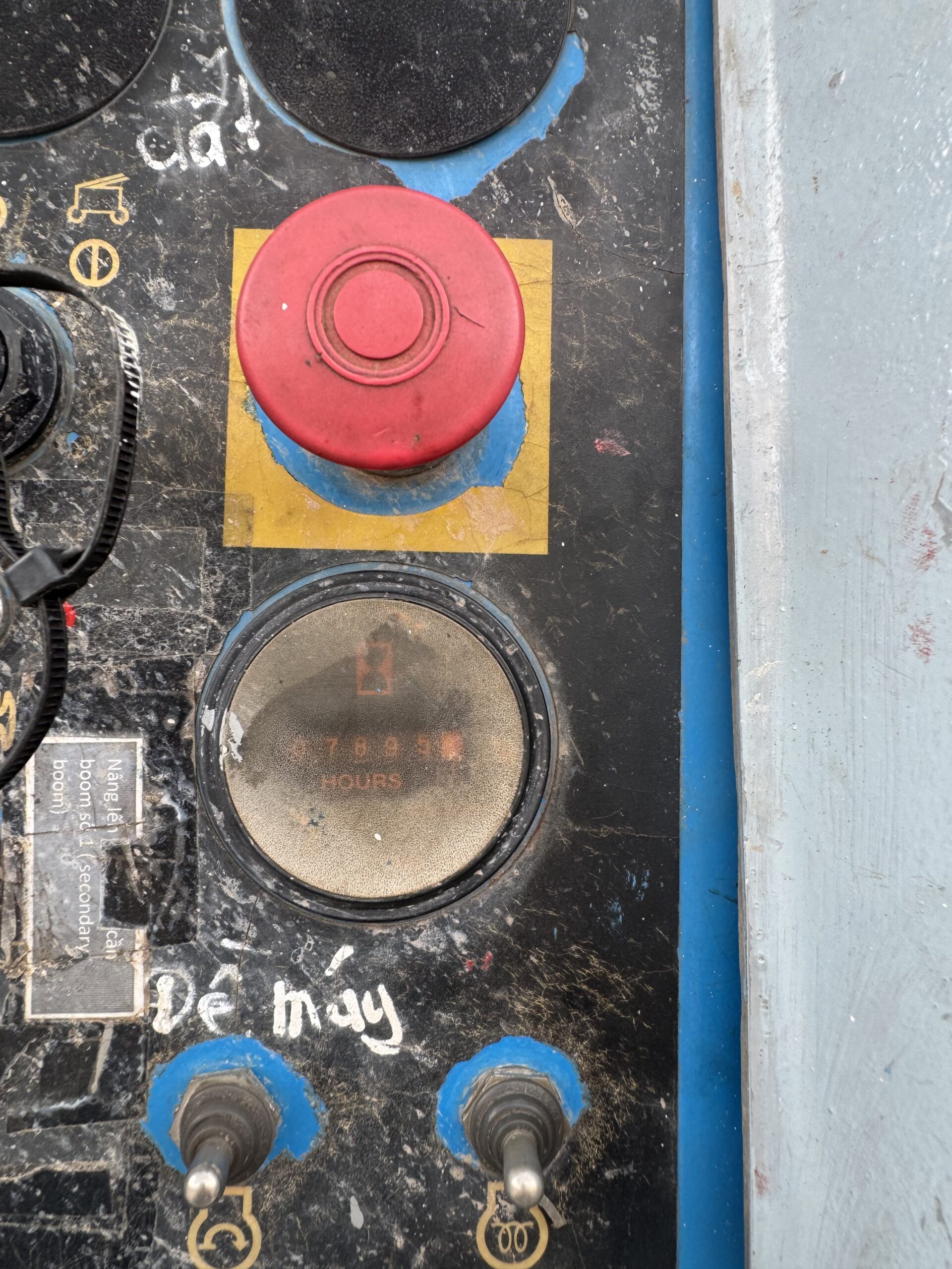 USED ARTICULATED BOOM LIFT GENIE Z60/34