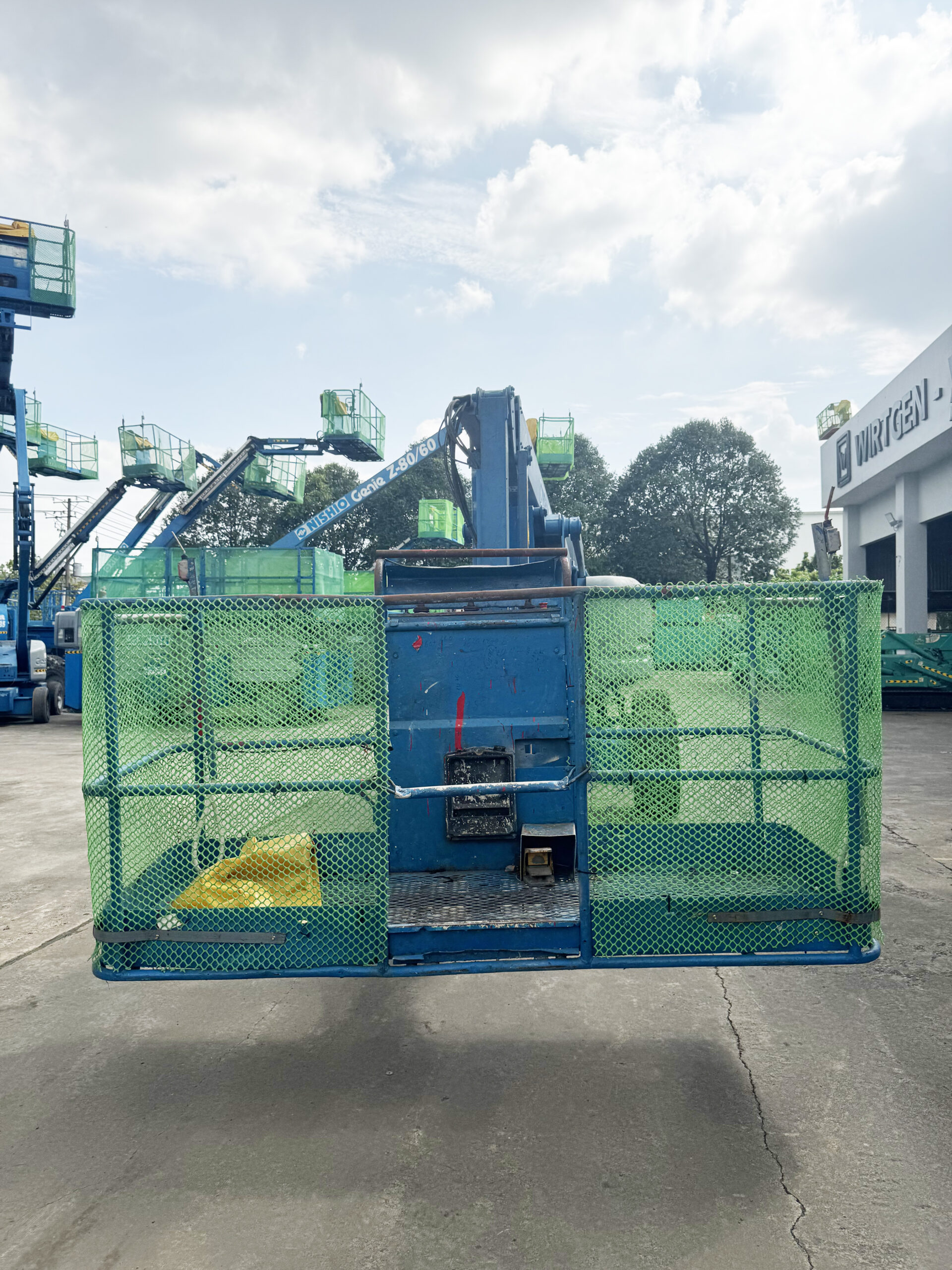 USED ARTICULATED BOOM LIFT GENIE Z60/34