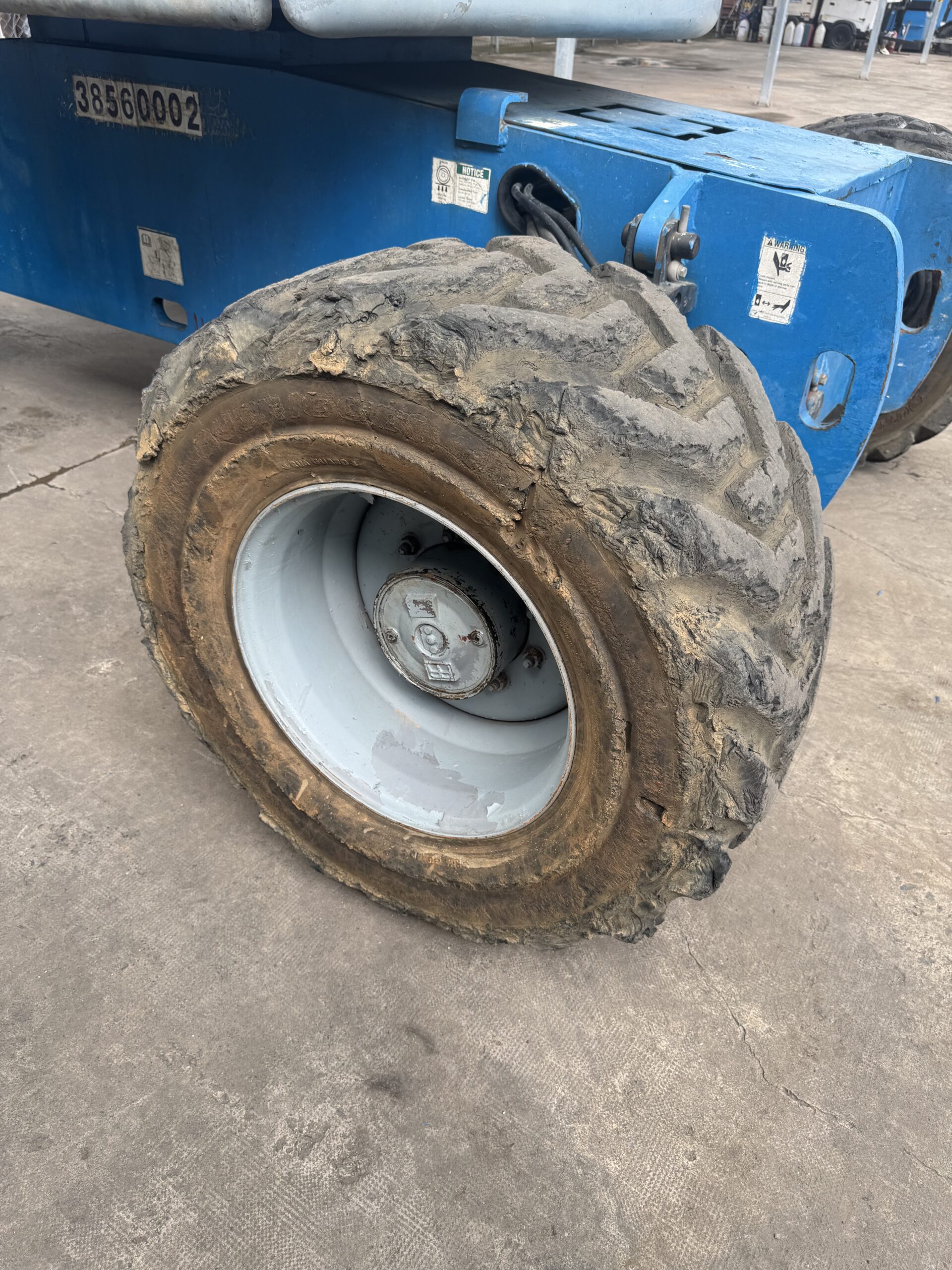 USED ARTICULATED BOOM LIFT GENIE Z60/34