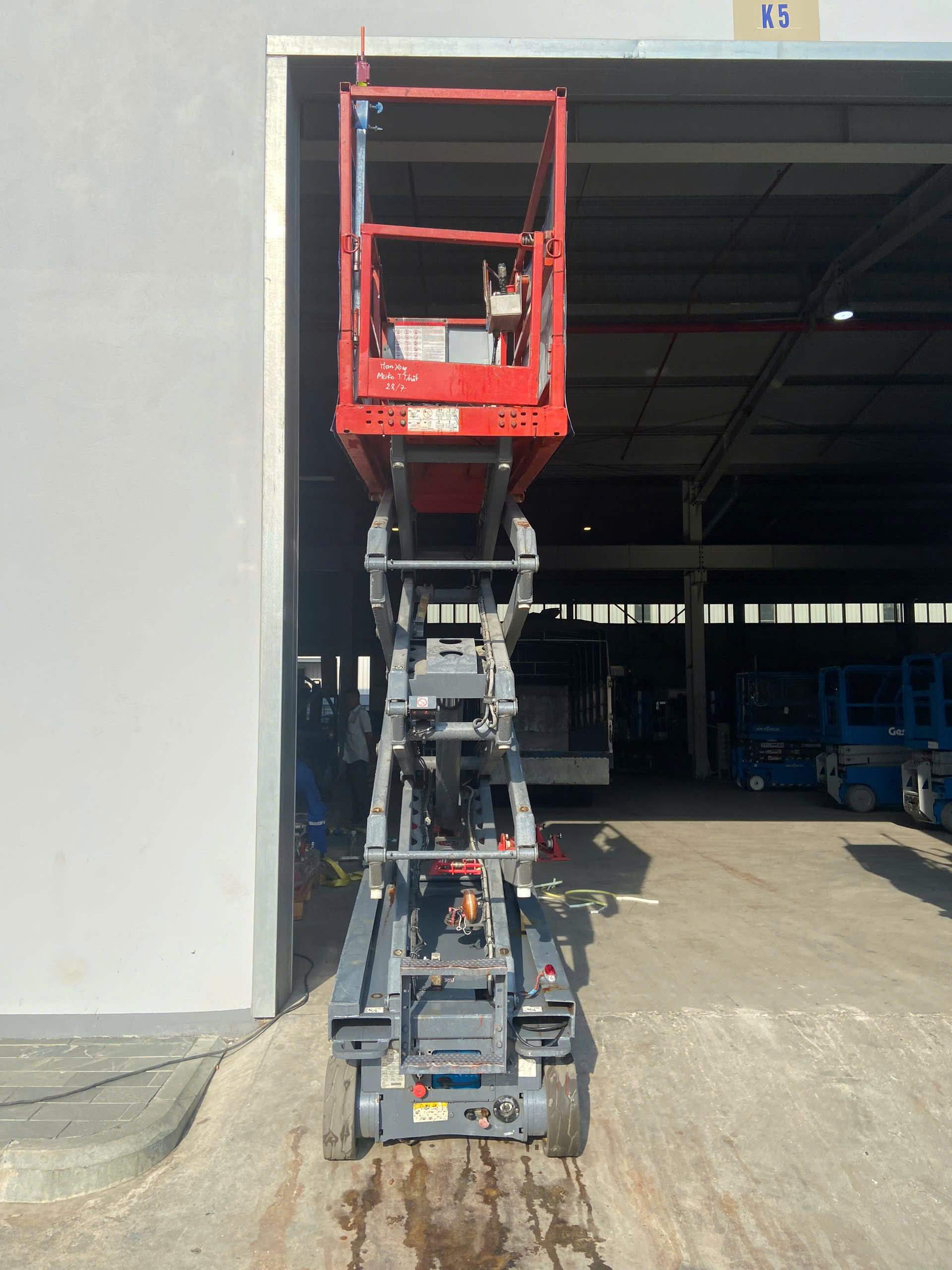 XE NÂNG NGƯỜI CẮT KÉO CŨ 7M SKYJACK SJ3219