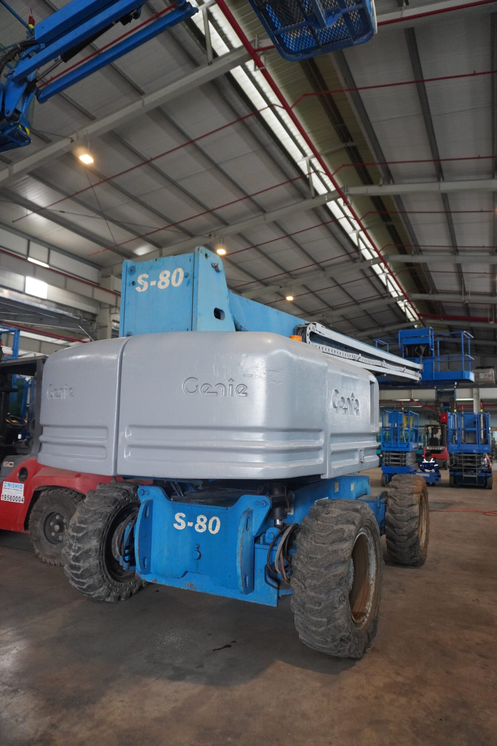 XE NÂNG NGƯỜI CẦN THẲNG CŨ 26M GENIE S80