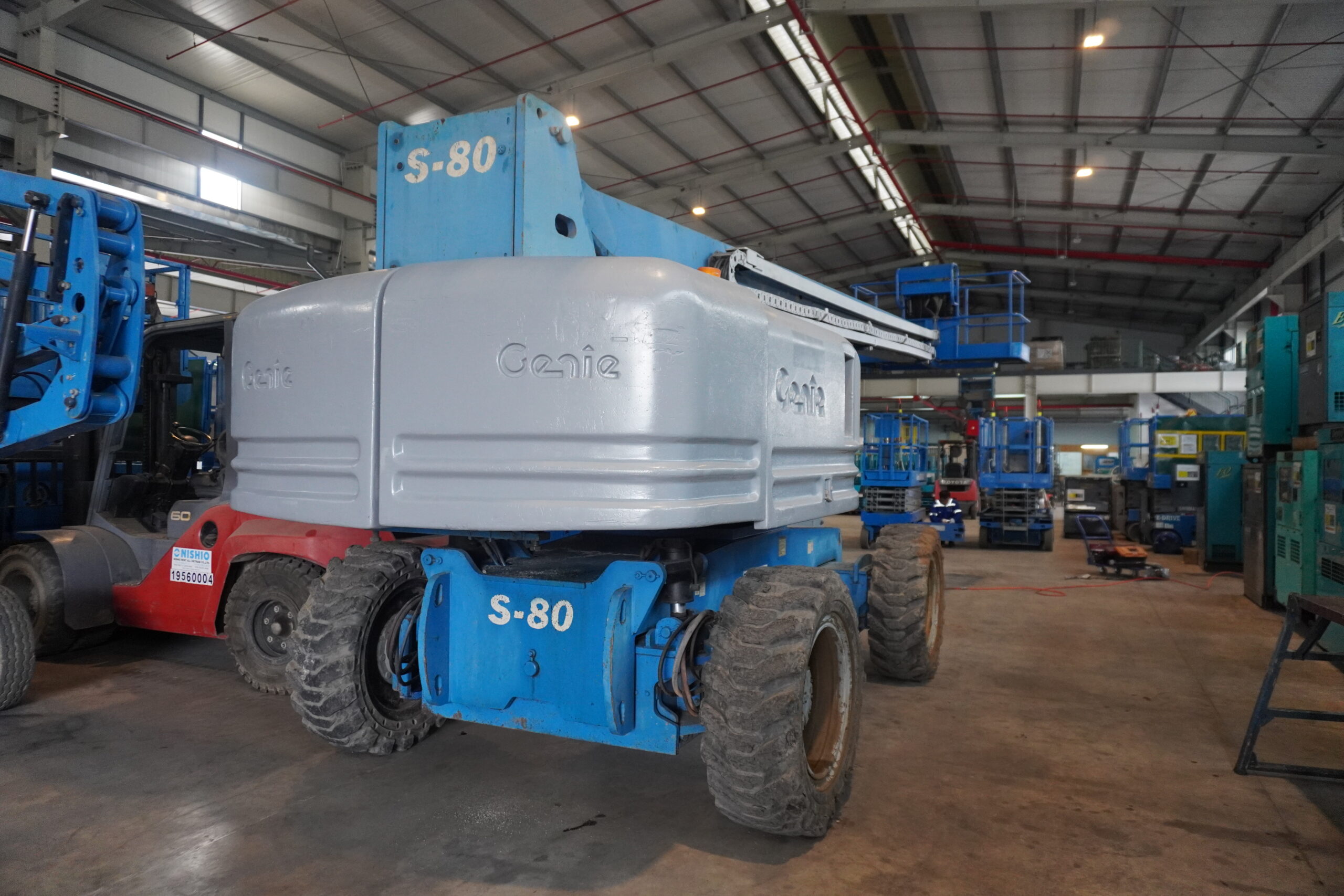 XE NÂNG NGƯỜI CẦN THẲNG CŨ 26M GENIE S80