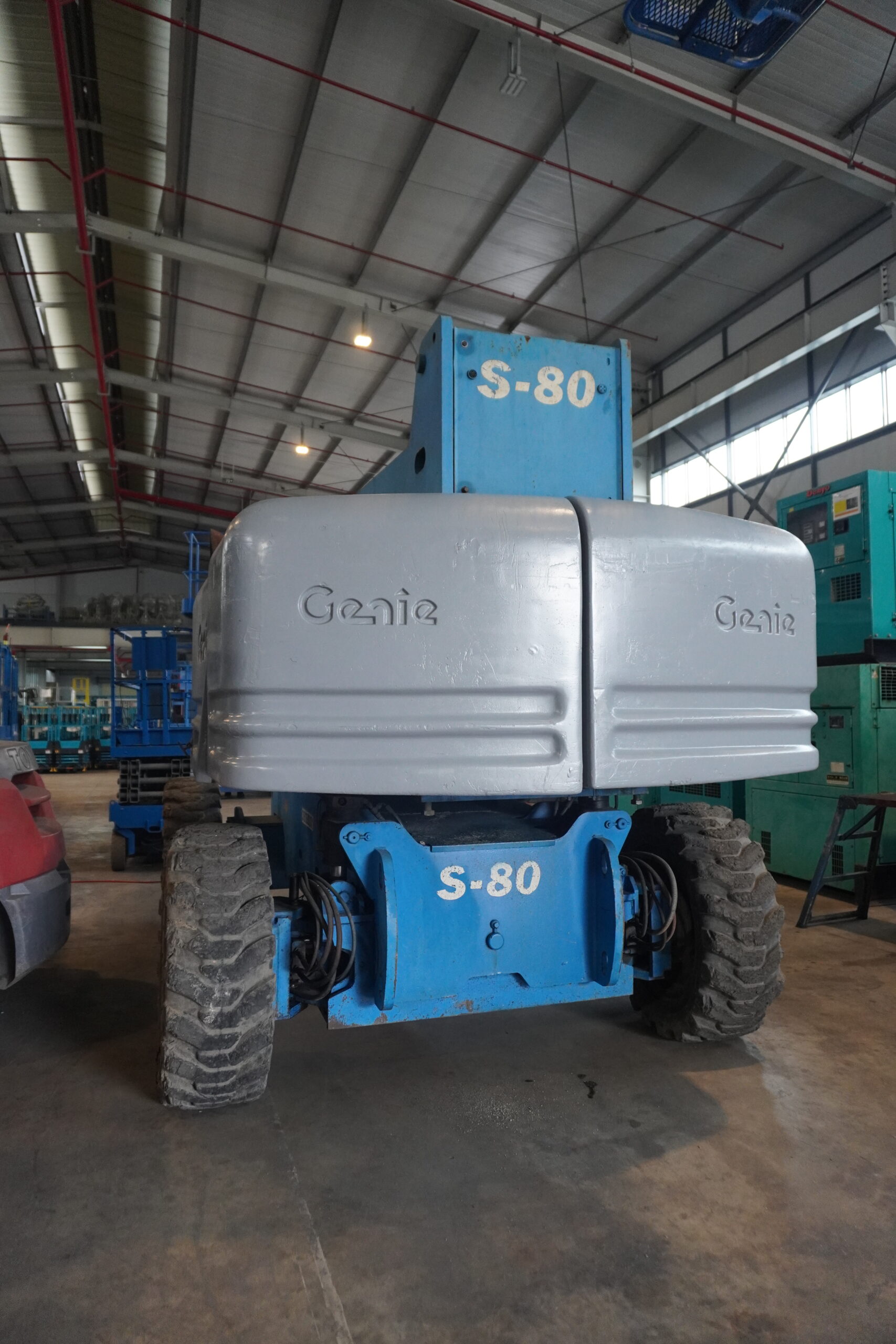 XE NÂNG NGƯỜI CẦN THẲNG CŨ 26M GENIE S80