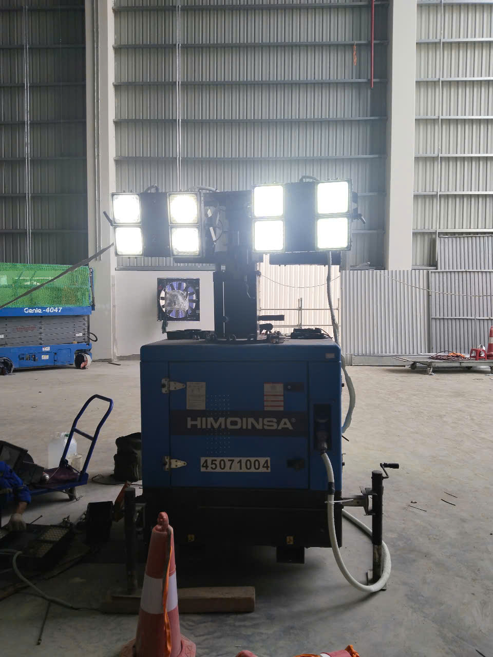 USED CUBE LED LIGHT TOWER HIMOINSA HTYW-7 M5