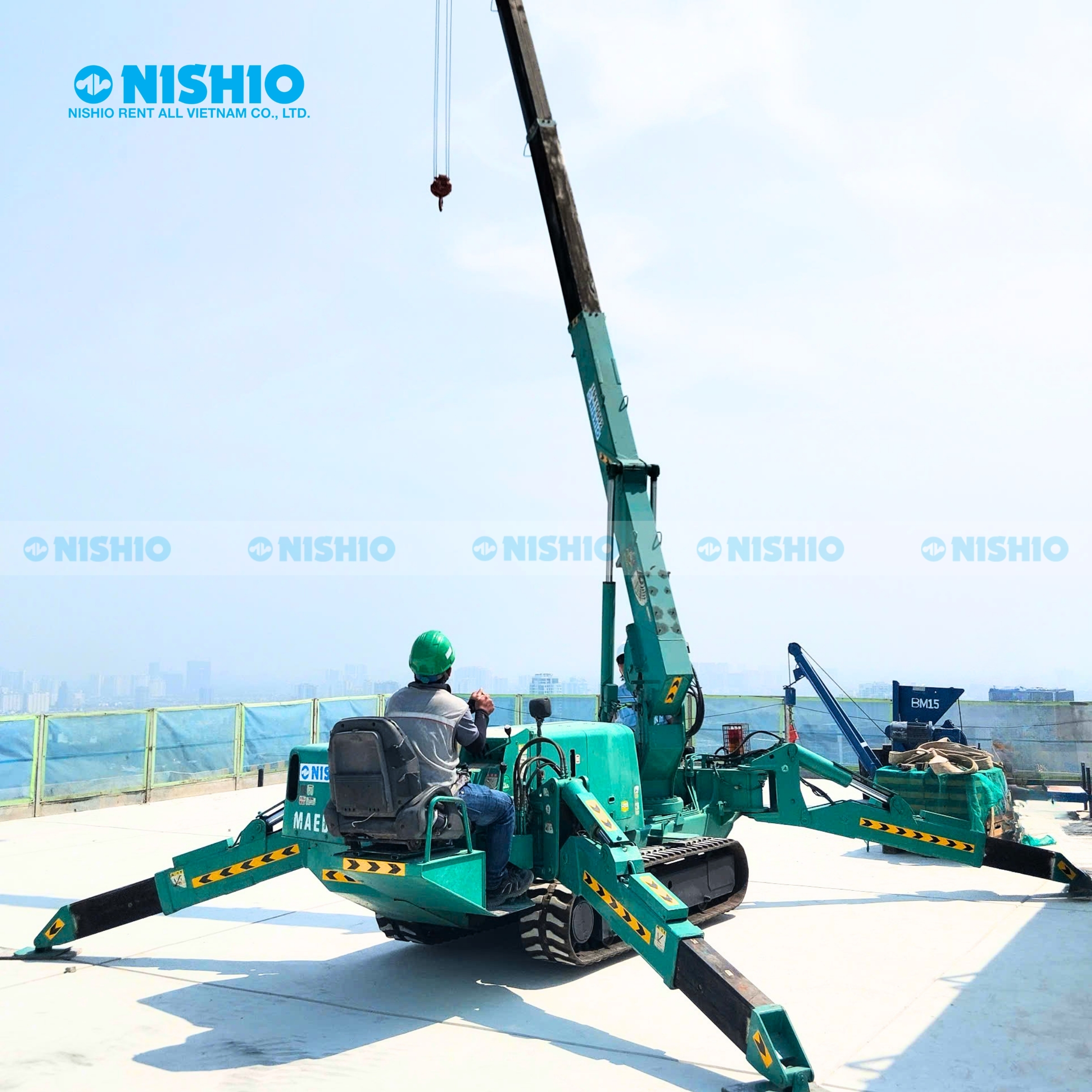 Hình ảnh: Cẩu Chân Nhện của NISHIO đang được sử dụng trên tòa nhà cao tầng The Nexus